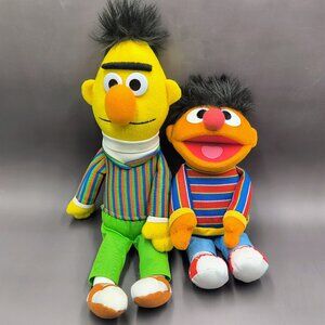 Gund Sesame Street 15" Bert and 12" Ernie Beanbag Plush Dolls Set Best Friends